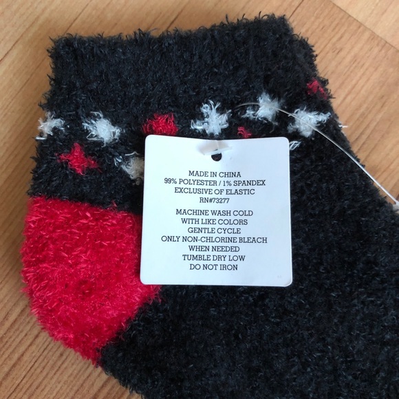 3/$15 NEW Fuzzy Soft Socks Black Red 1 PAIR Shoe Size 4-10 Women’s - Picture 3 of 13